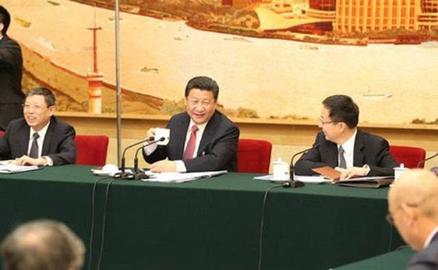 2015年3月5日，习近平参加上海代表团审议。